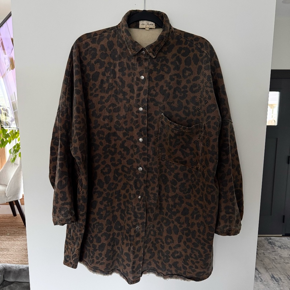 OVERSIZED DENIM LEOPARD PRINT BUTTON DOWN